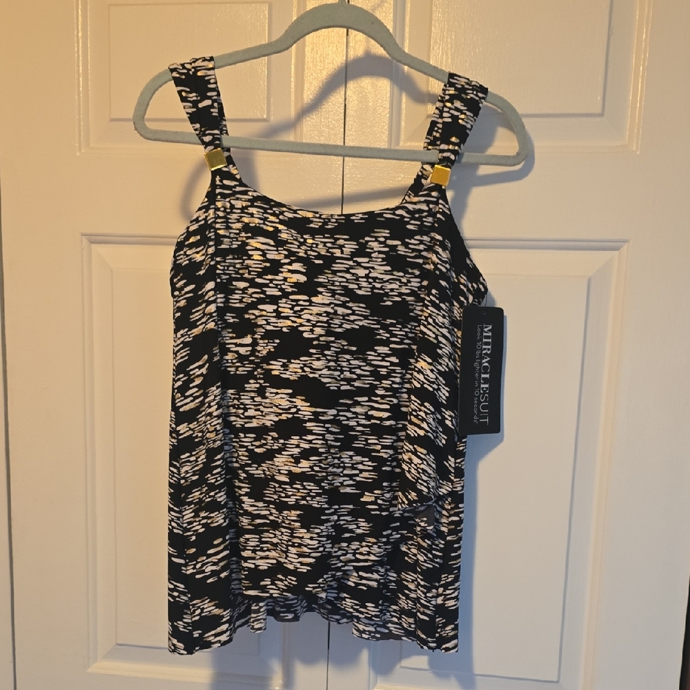 Miraclesuit Black and White Sleeveless Camisole Top